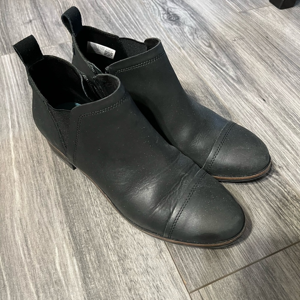 Toms Black Leather Botties